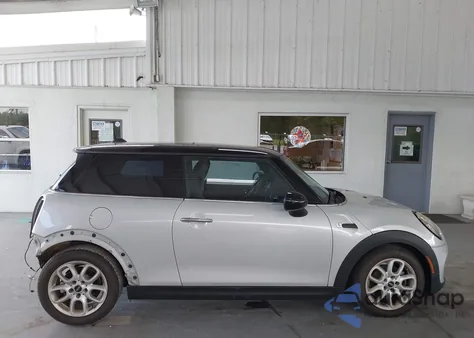 2016 Mini Hardtop Cooper from USA, damaged, VIN WMWXP5C54G2D70820